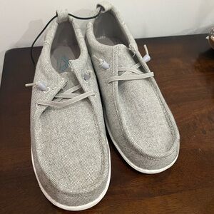 NIB Thereabouts Lightweight Grey Taupe Memory Form Shoes Size 6 Medium